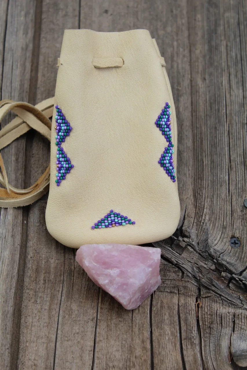 beaded medicine bag, buckskin amulet bag