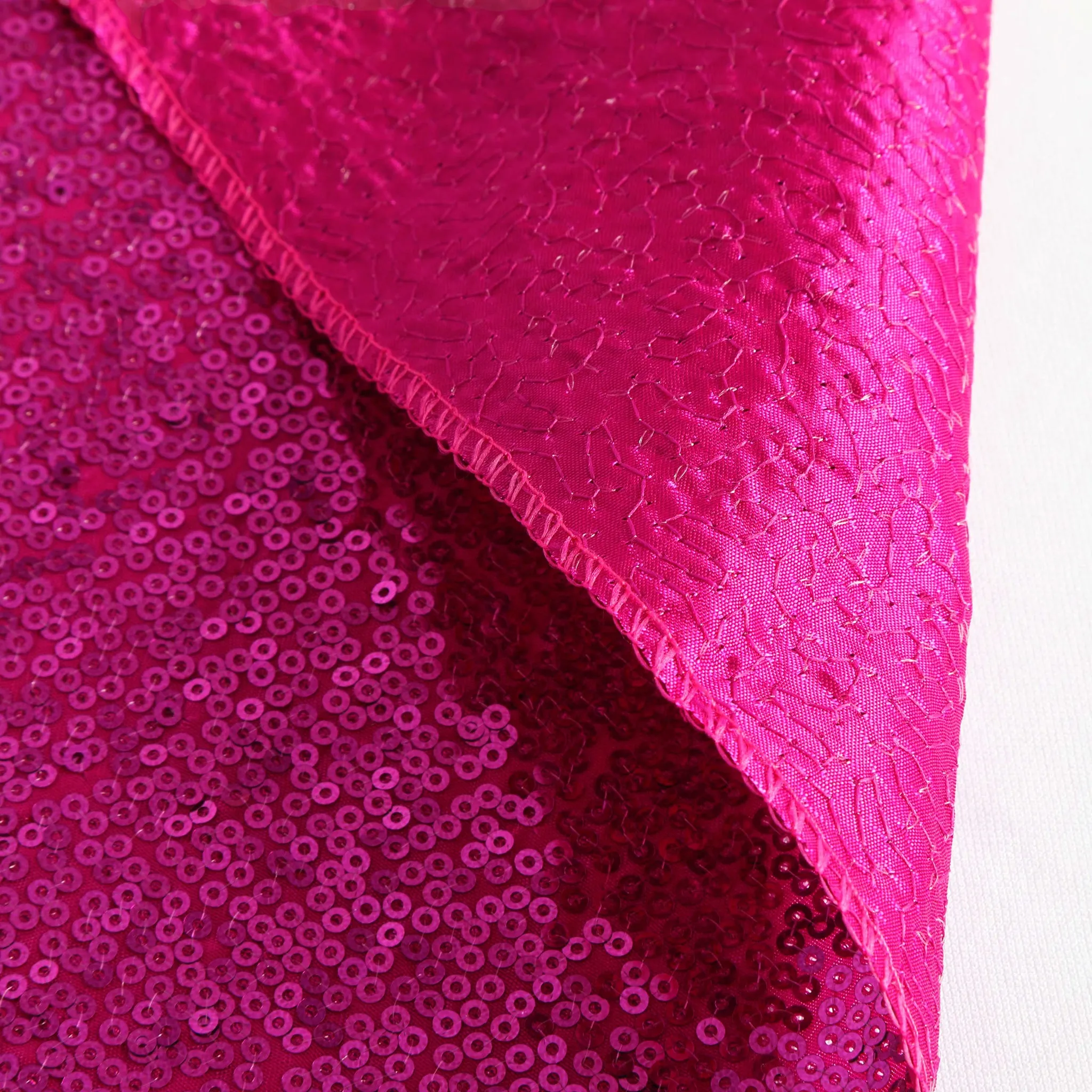 Glitz Sequin Table Runner - Magenta