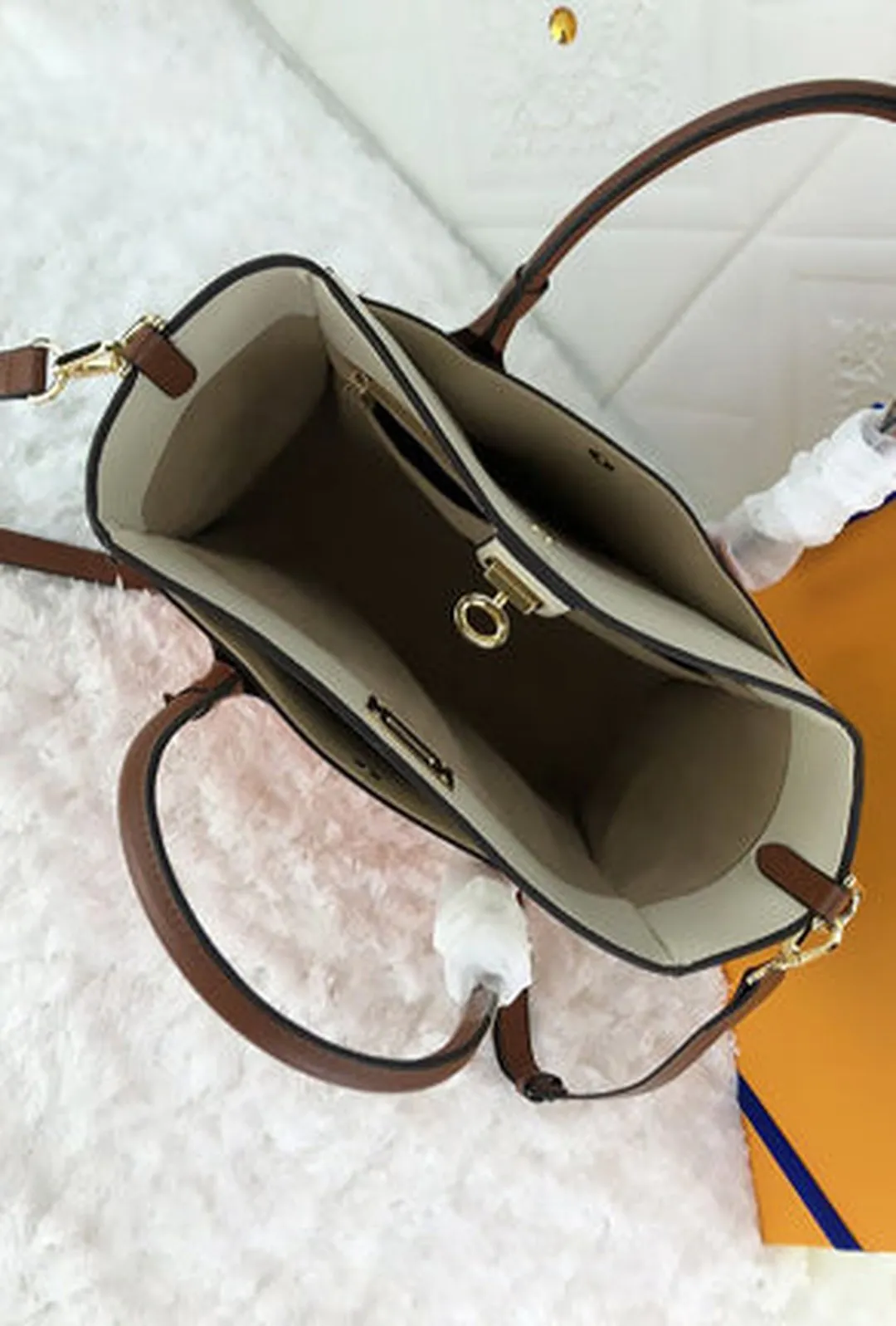 KELLIE - SATCHEL TRAPEZE BAG