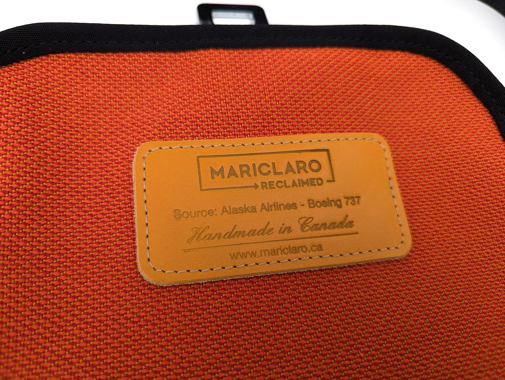 Mariclaro Mini Messenger Bag - Alaska Airlines - Boeing 737