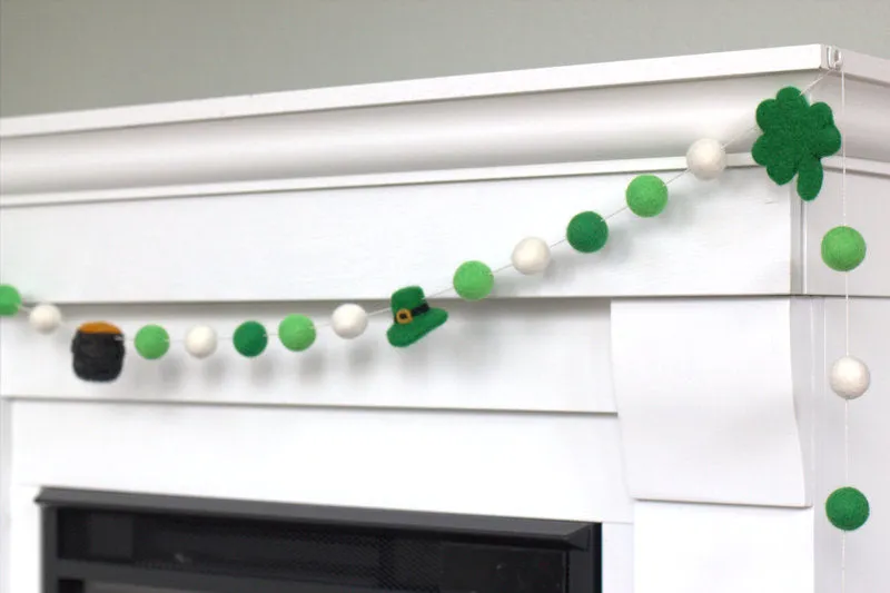 St. Patrick's Day Garland- Shamrock, Pot of Gold & Leprechaun Hat- Green & White