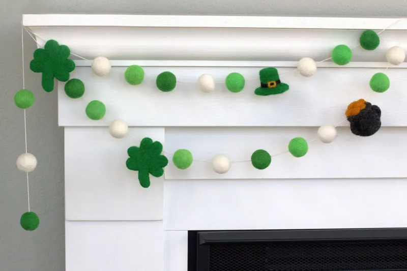 St. Patrick's Day Garland- Shamrock, Pot of Gold & Leprechaun Hat- Green & White