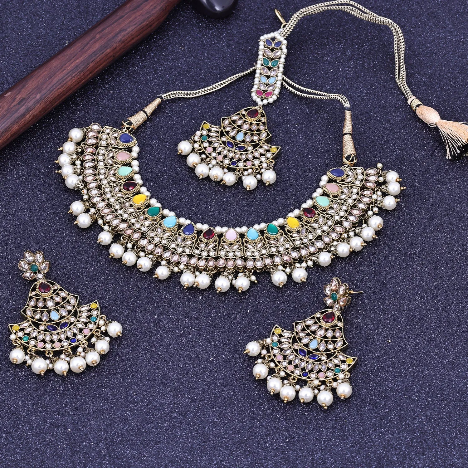 Sukkhi Alluring Multicolor Rhodium Plated Pearl Choker Necklace Set With Maang Tikka For Women